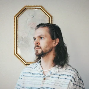 Dons of Youth Wrap Debut Single Rush in Dreamy, Mellow Guitars