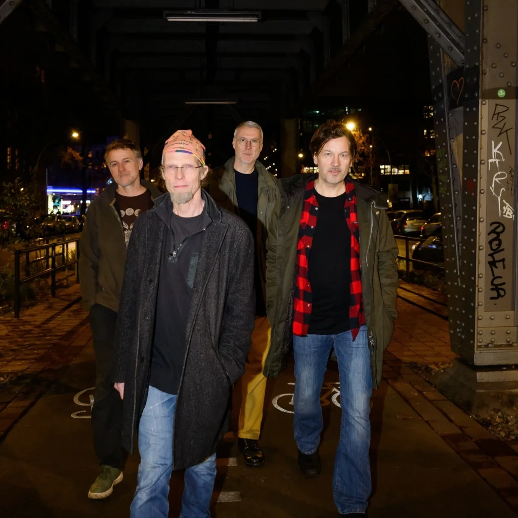 Beckside of Richness Turns It up on Beamer, Eighties Guitars with A Berlin Address
