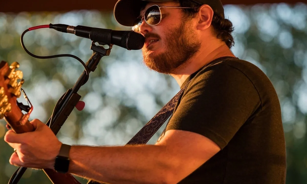 Inside Maybe Magic: Ryan Sweezey's Vermont Take on '90s Alt-Rock